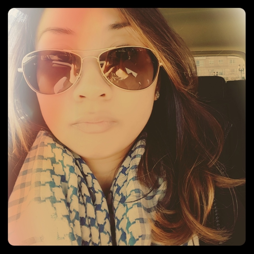 Meet your Posher, Lena